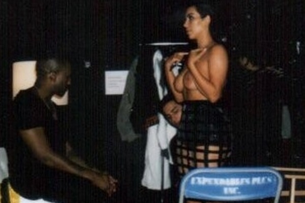 Kim Kardashian Nude Topless Boobs Big Tits Backstage Leaked Celebrity Leaks Scandals Leaked