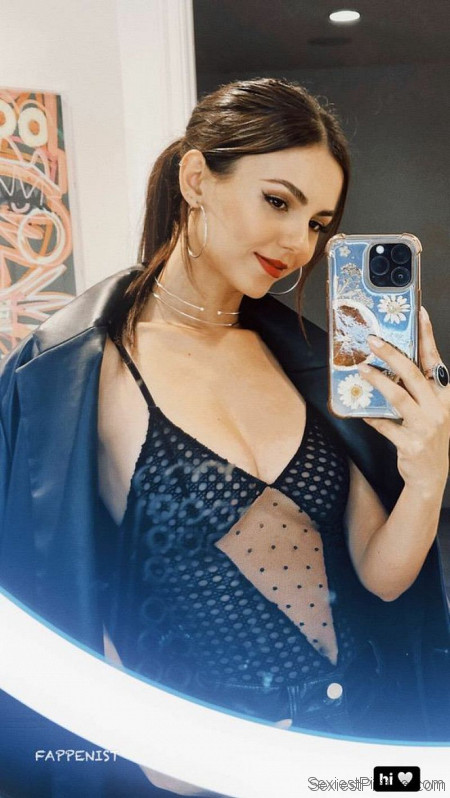 Victoria Justice Braless Boobs See Through Top